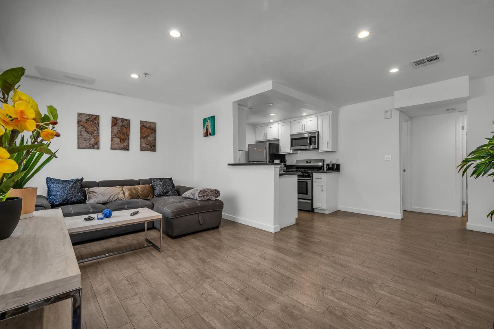 Apartment Chic Large 1-bedroom In Hollywood 10 Min Away From Downtown La *