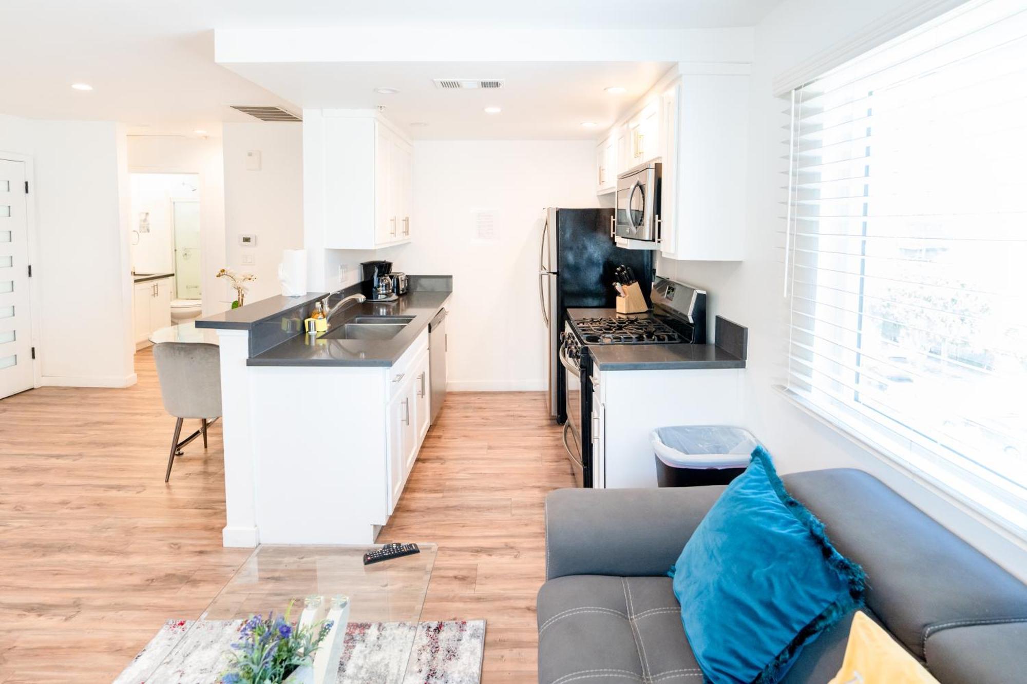 Chic Large 1-bedroom In Hollywood 10 Min Away From Downtown La Los Angeles